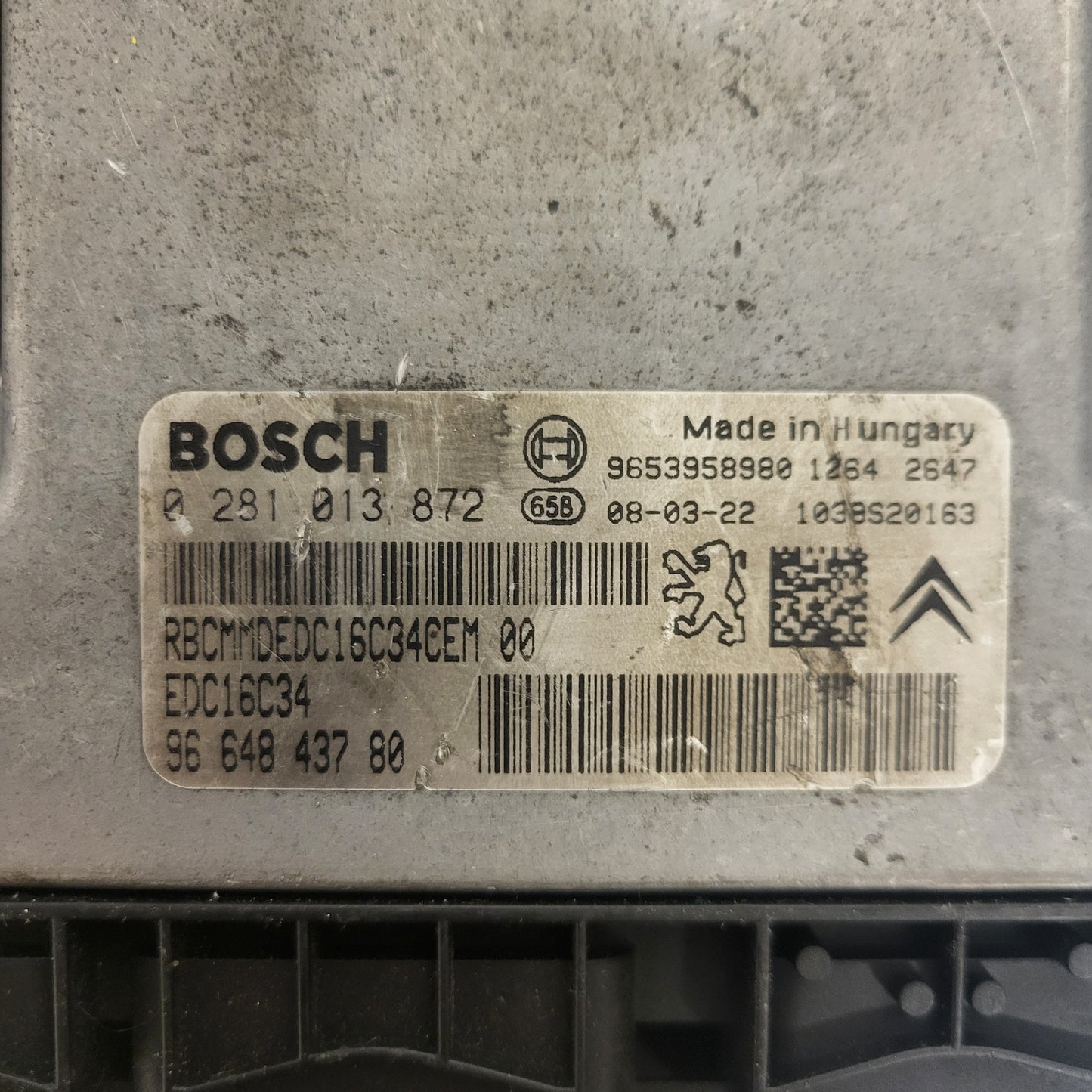 Peugeot Citroen ECU / 0281013872 / 9664843780 / EDC16C34 / BOSCH