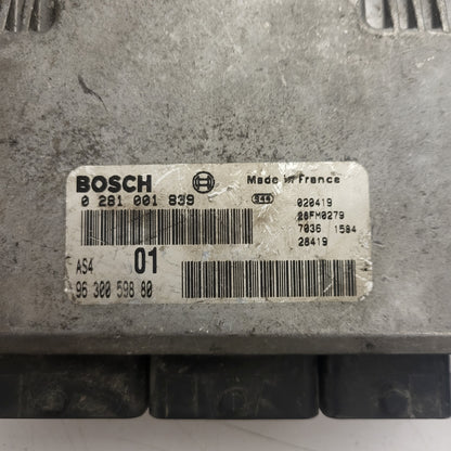 Citroen Saxo Peugeot 106 ECU / 0281001839 / 9630059880 / AS4 / BOSCH