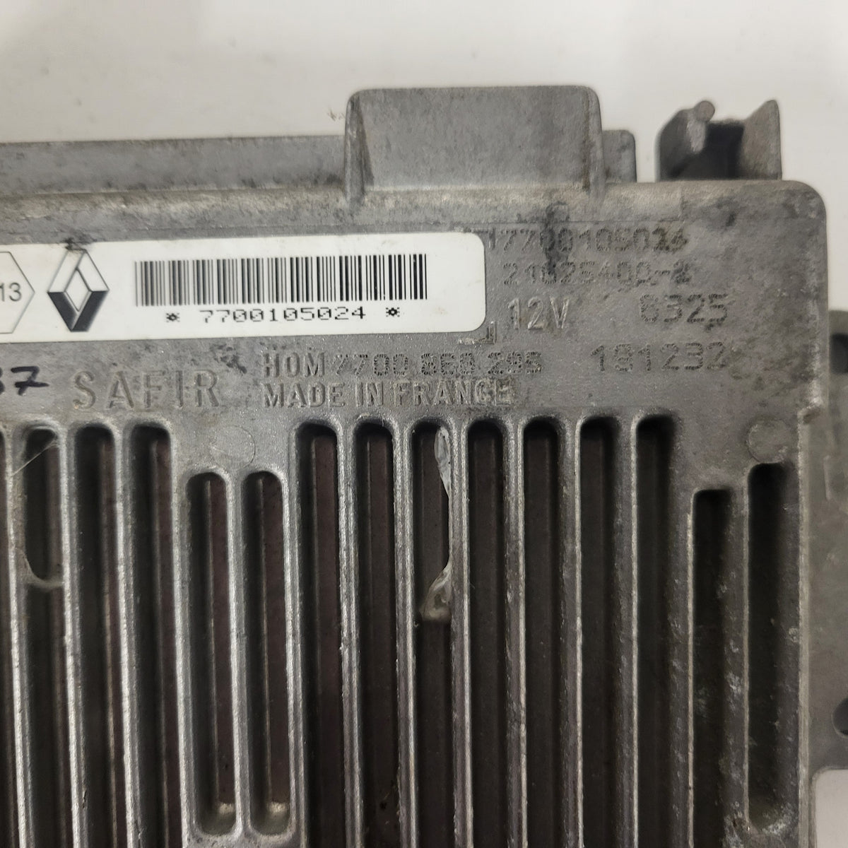Renault ECU / 7700105024 / 7700868295 / SAGEM - C11-23 - 2
