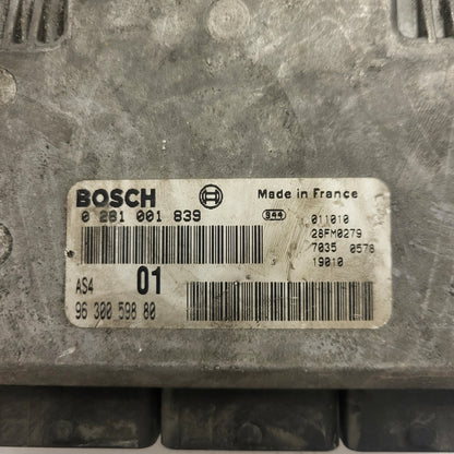 Citroen Saxo Peugeot 106 ECU / 0281001839 / 9630059880 / AS4 / BOSCH