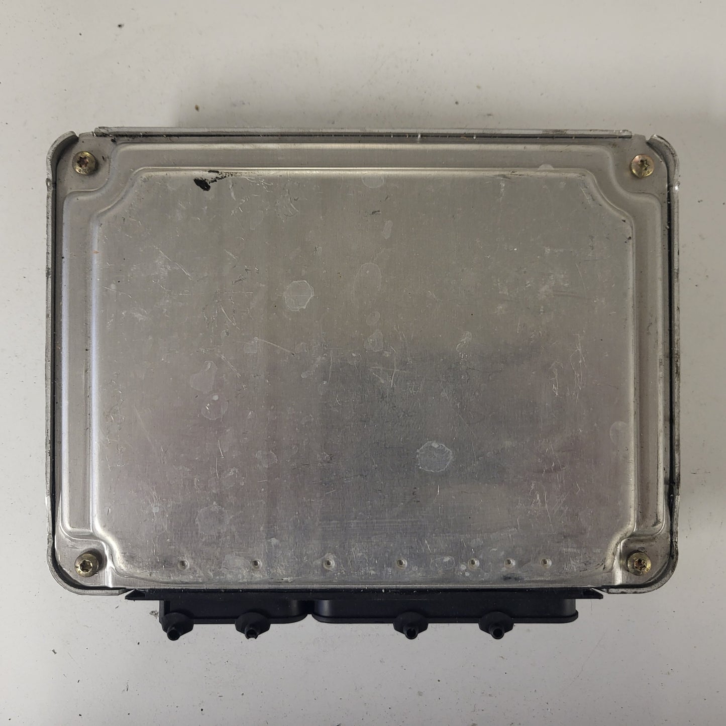 VW POLO ECU / 030906032BD / 0261206767 / 26SA0000 / BOSCH