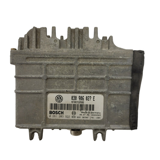 VW POLO AROSA ECU / 030906027E / 0261203932 / BOSCH