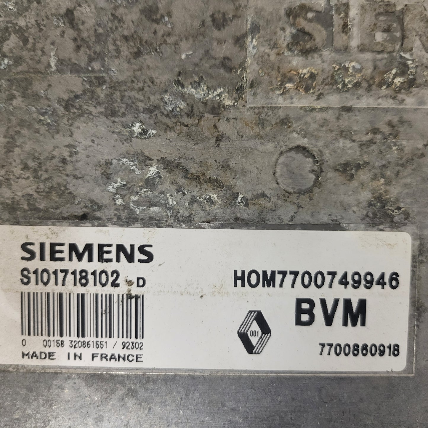 Renault ECU / S101718102D / 7700749946 / 7700860918 / S101718102