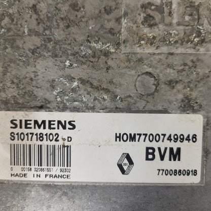 Renault ECU / S101718102D / 7700749946 / 7700860918 / S101718102