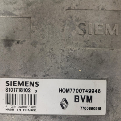 Renault ECU / S101718102D / 7700749946 / 7700860918 / S101718102