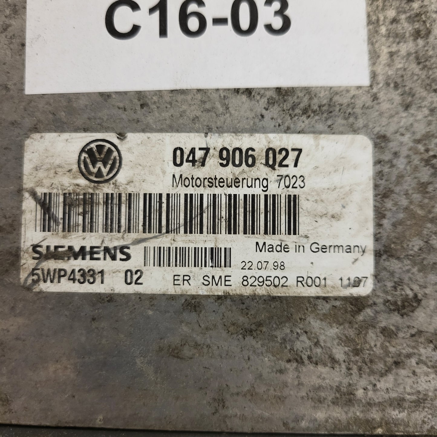 VW LUPO ECU / 047906027 / 5WP4331 02 / SIEMENS