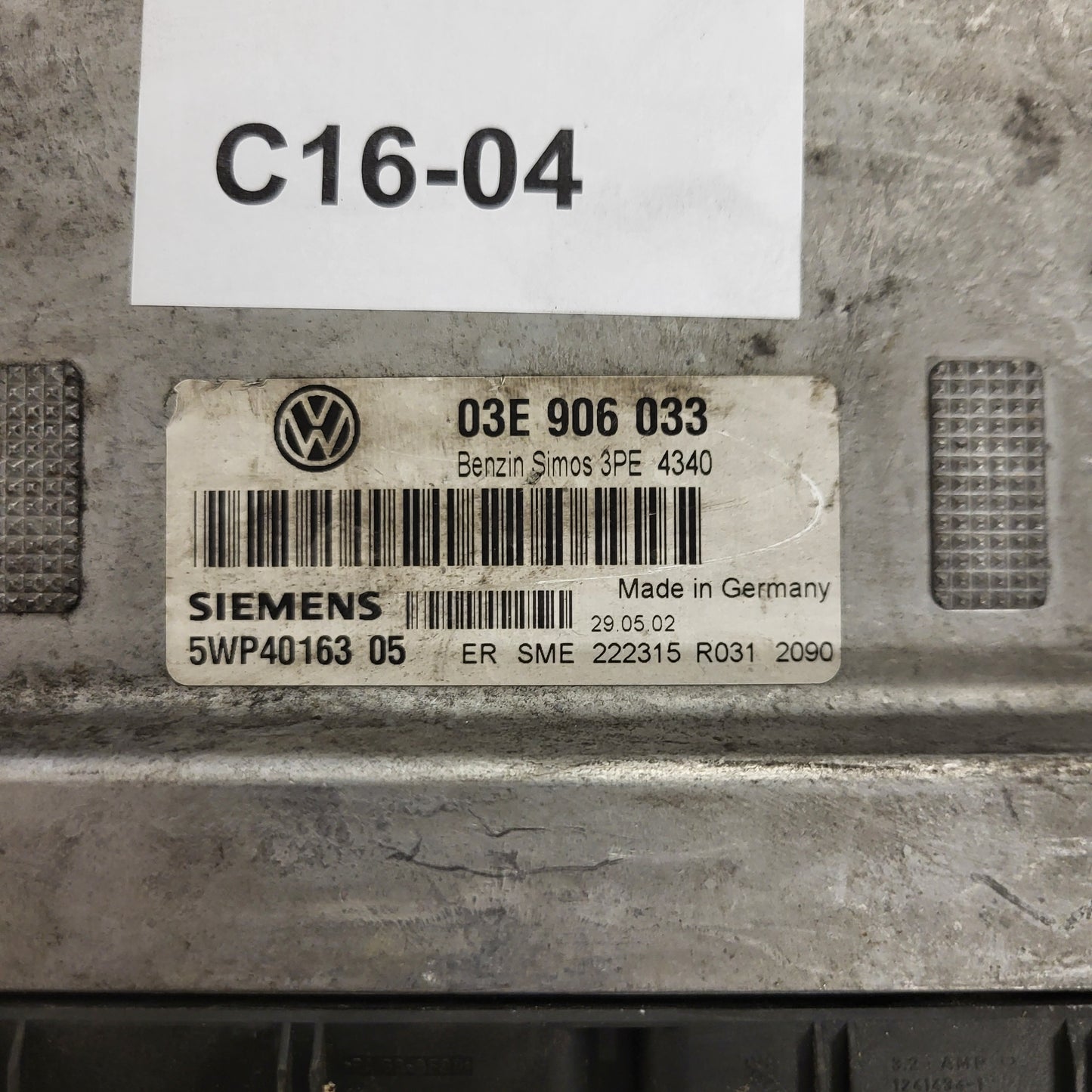 VW POLO ECU / 03E906033 / 5WP40163 05 / 5WP4016305 / SIEMENS