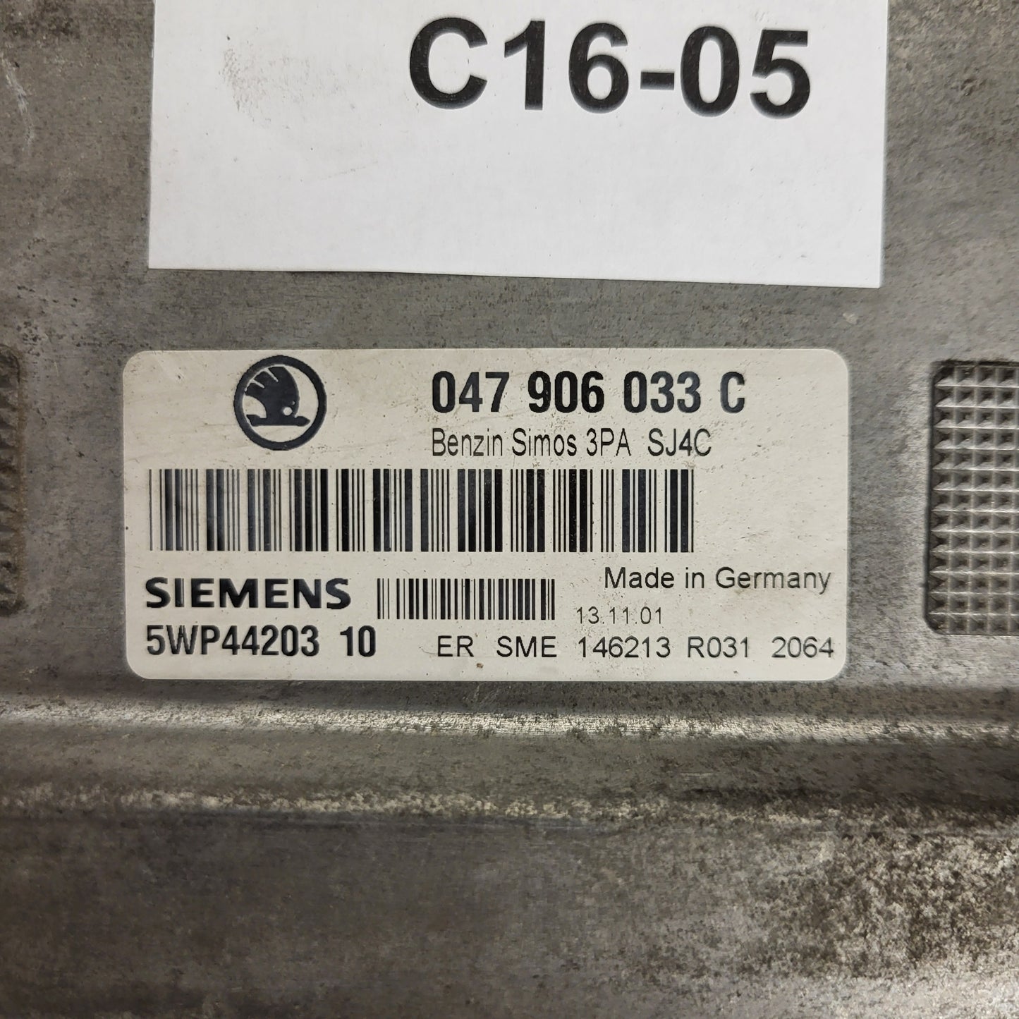 VW POLO ECU / 03E906033C / 5WP44203 10 / 3PA / SIEMENS