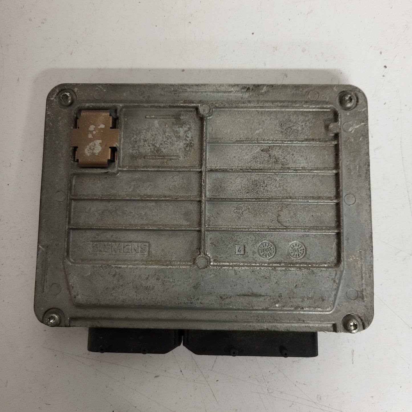 VW POLO ECU / 03E906033C / 5WP44203 10 / 3PA / SIEMENS