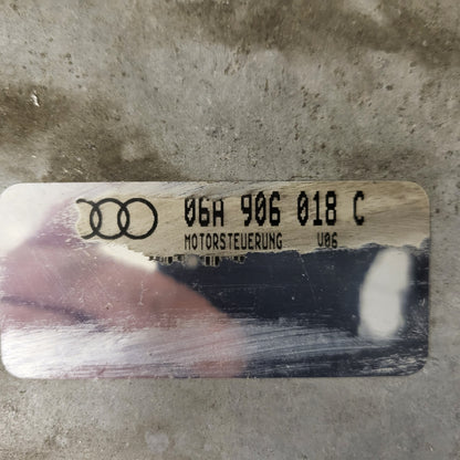 Audi ECU / 06A906018C / 0261204126/127 / BOSCH