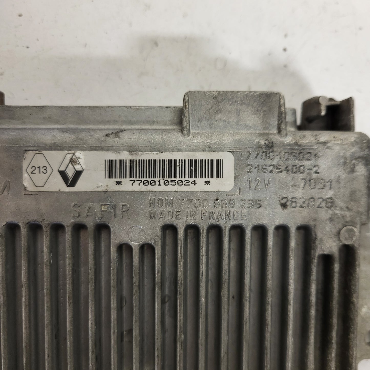 RENAULT TWINGO ECU / 21625400-2 / 7700105024 / 7700105024 / SAFIR