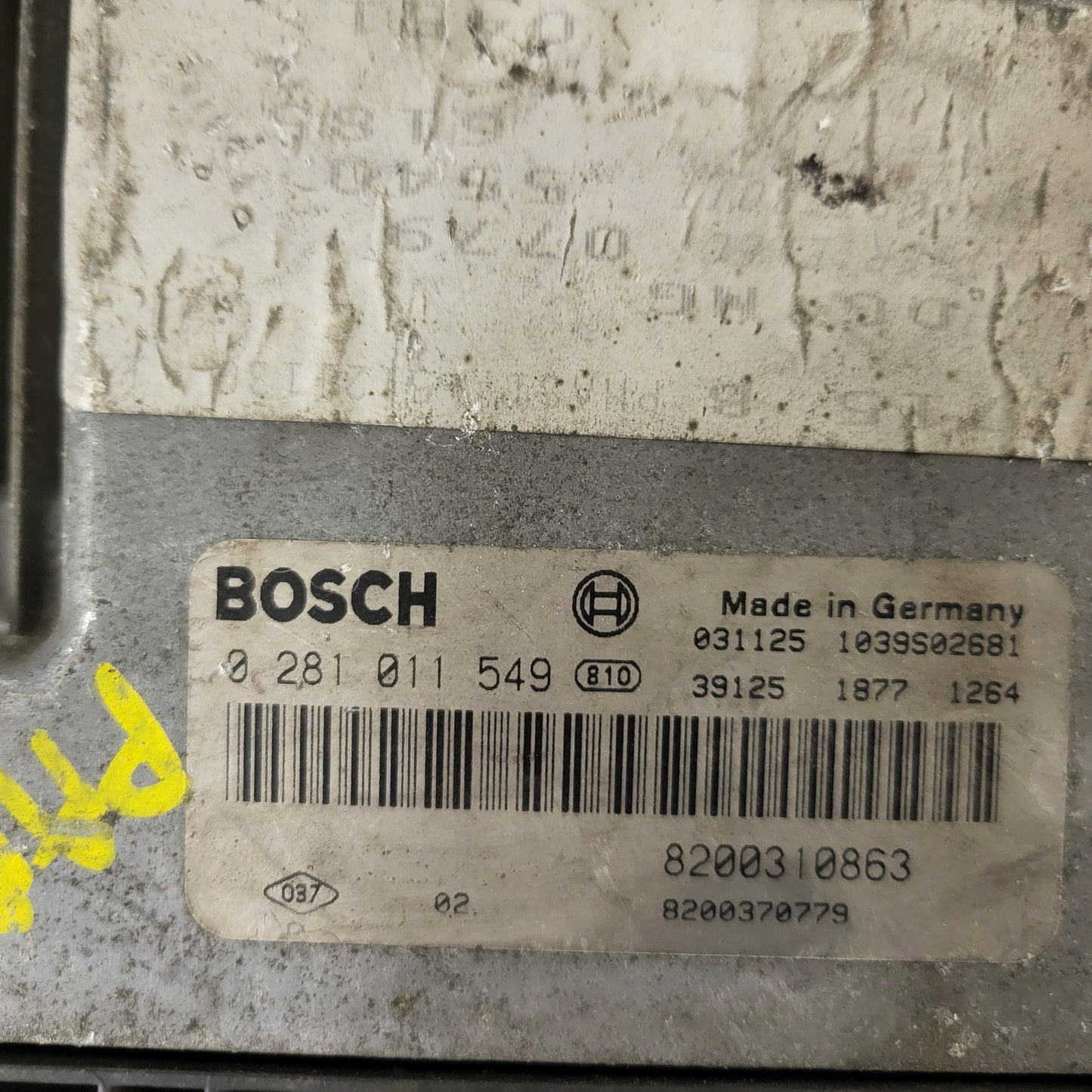 Renault ECU / 0281011549 / 8200310863 / 8200370779 / BOSCH