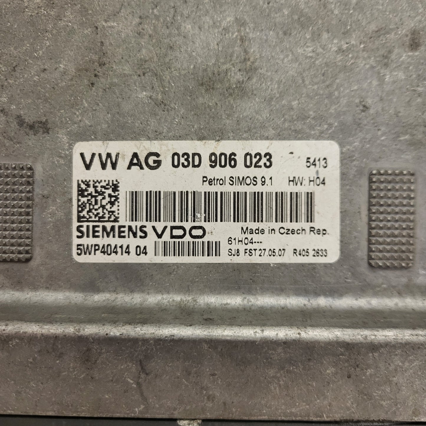 VW ECU / 03D906023 / 5WP40414 04 / SIMOS 9.1 / SIEMENS