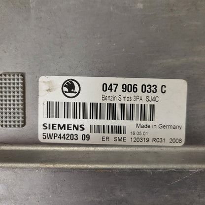 ŠKODA FABIA ECU / 047906033C / 5WP44203 09 / SIEMENS