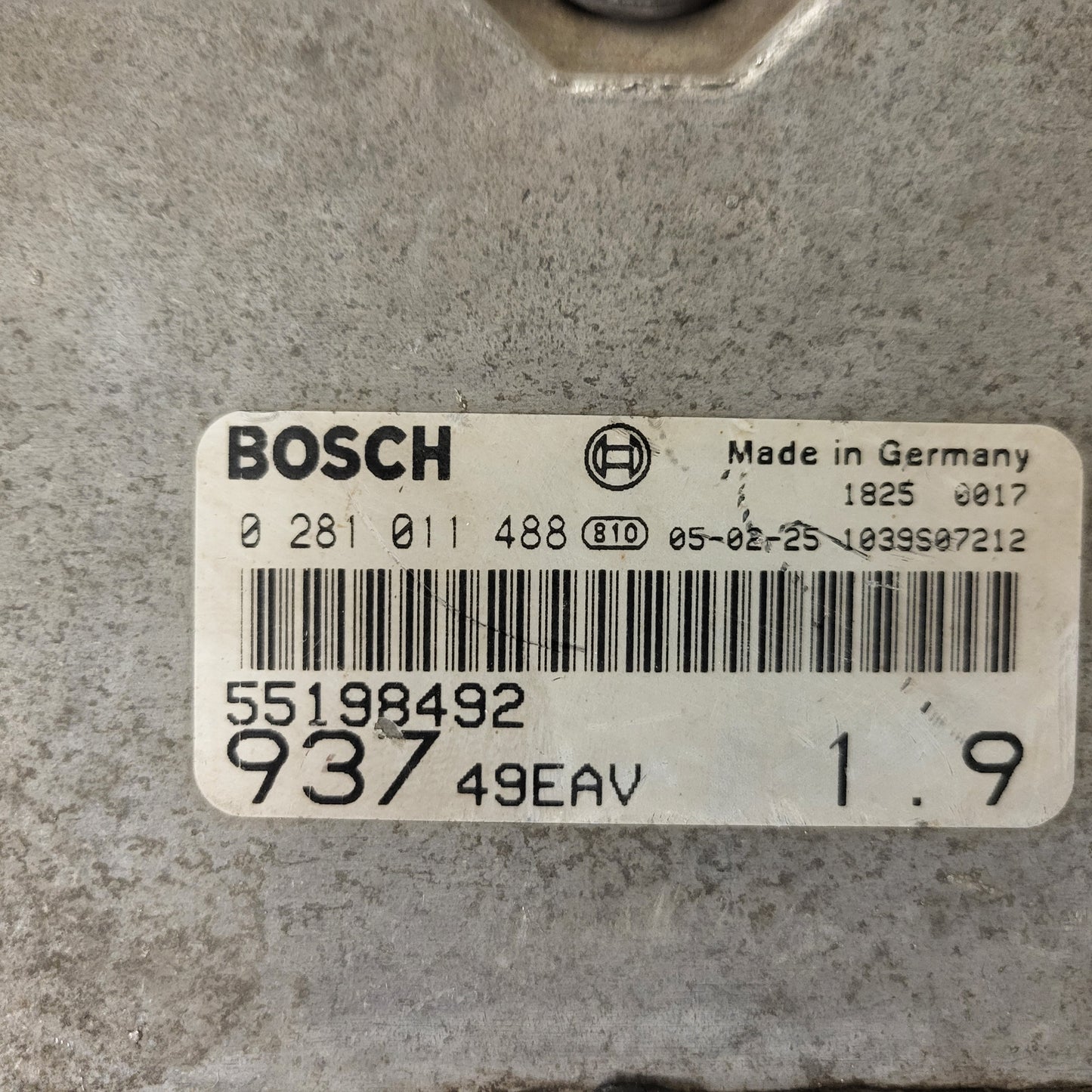 ALFA ROMEO 147 ECU / 0281011488 / 55198492 / BOSCH