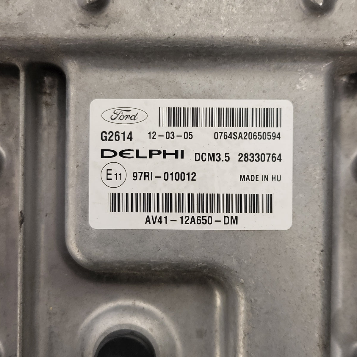 FORD KUGA ECU / AV41-12A650-DM / 28330764 / G2614 / DCM3.5 / DELPHI - C23-08 - 2