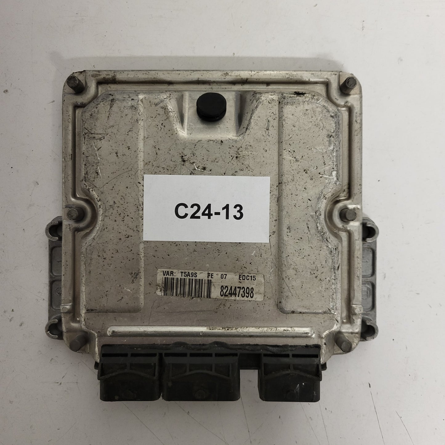 Peugeot 307 ECU / 0281010779 / 9644606180 / EDC15C2 / BOSCH
