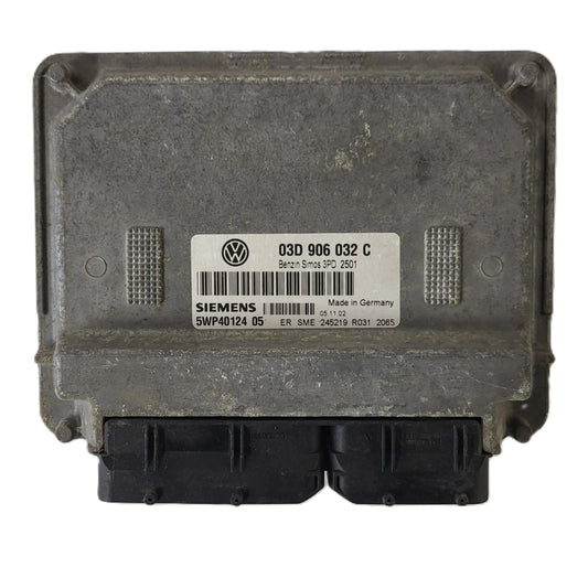 VW POLO ECU / 03D906032C / SIMOS 3PD / 5WP40124 05 / SIEMENS