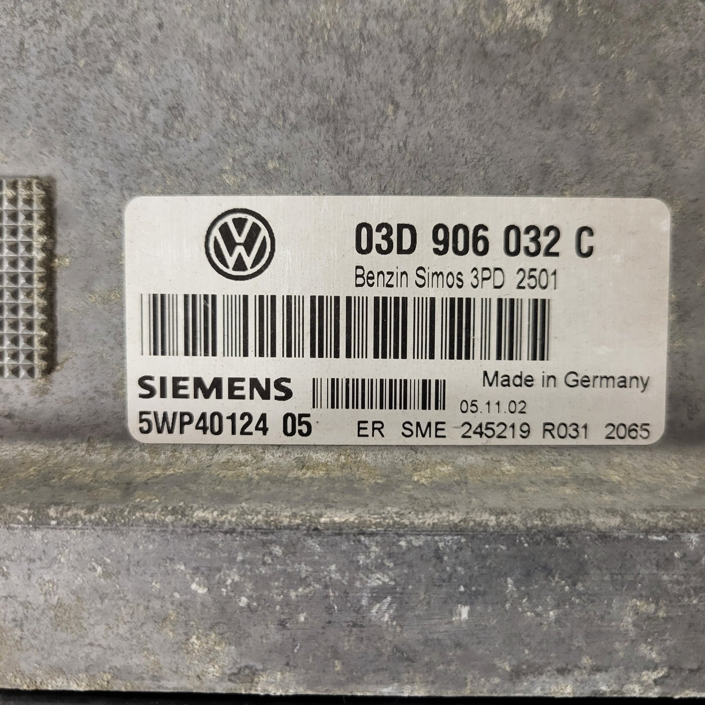VW POLO ECU / 03D906032C / SIMOS 3PD / 5WP40124 05 / SIEMENS