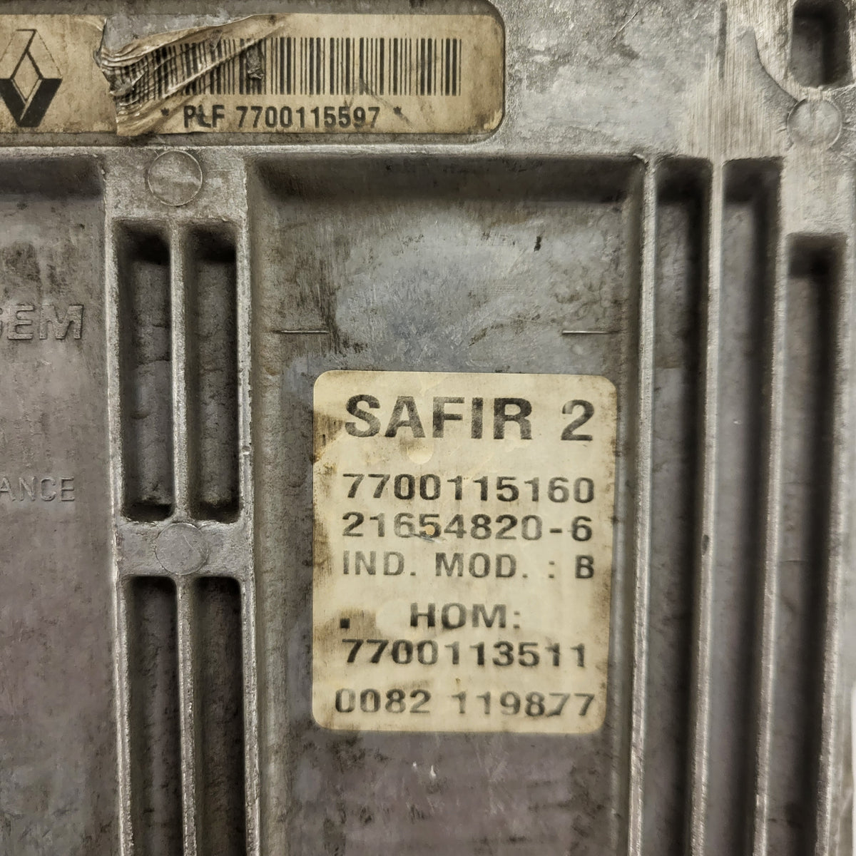 RENAULT ECU / 7700115597 / 7700115160 / 21654820-6 / 7700113511 / 35 PIN SAGEM - C26-04 - 2
