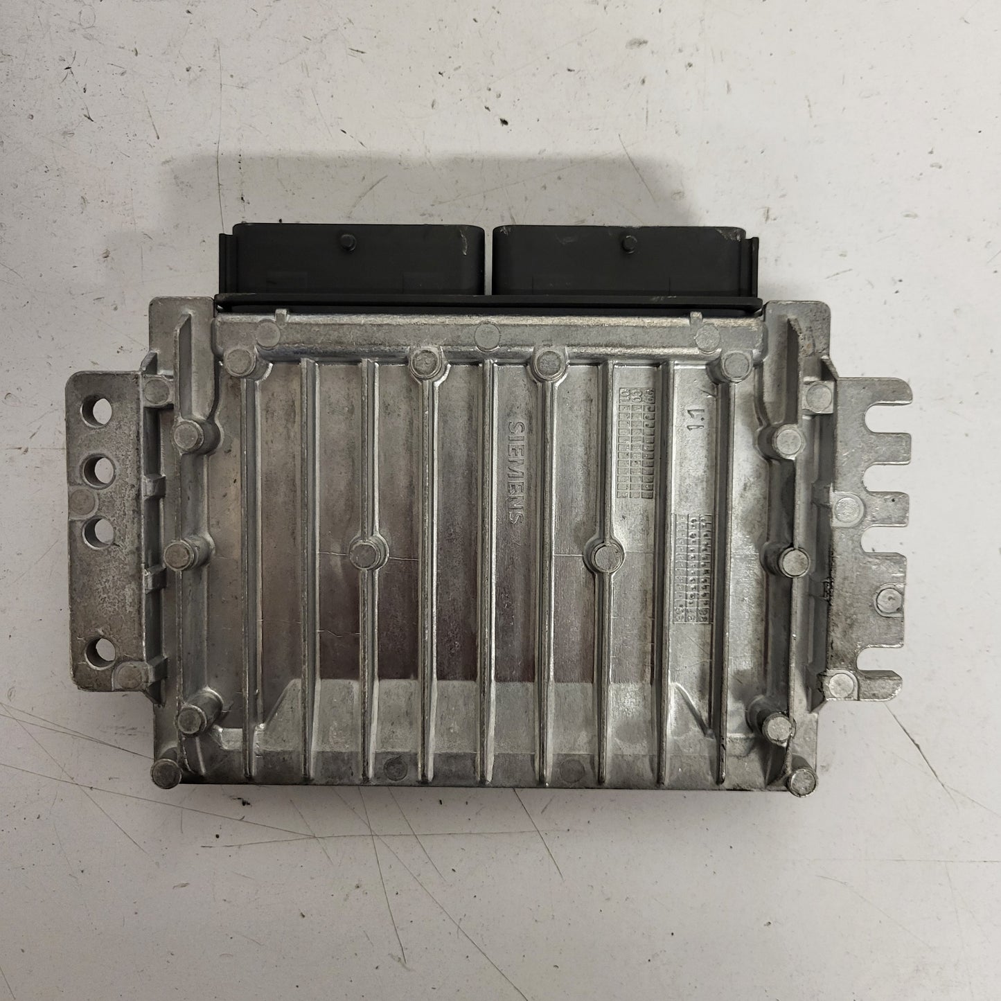 VOLVO S40 V40 ECU / S108212005F / P30614724 / SIEMENS