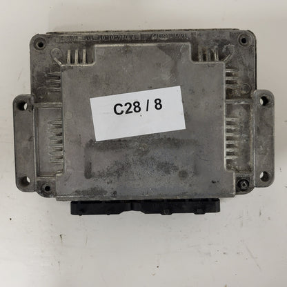 Renault ECU / 0281010501 / 8200118521 / HOM8200049304 / BOSCH