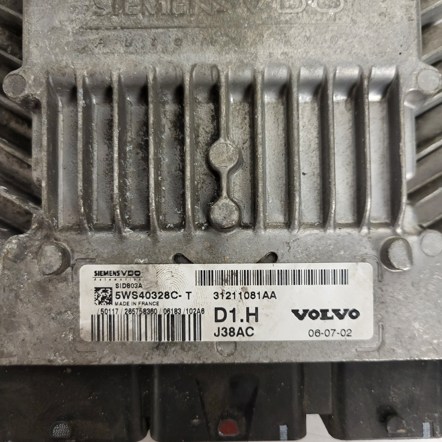 VOLVO V50 ECU / 5WS40328C-T / 31211081AA / SID803A / D1.H / J38AC / SIEMENS