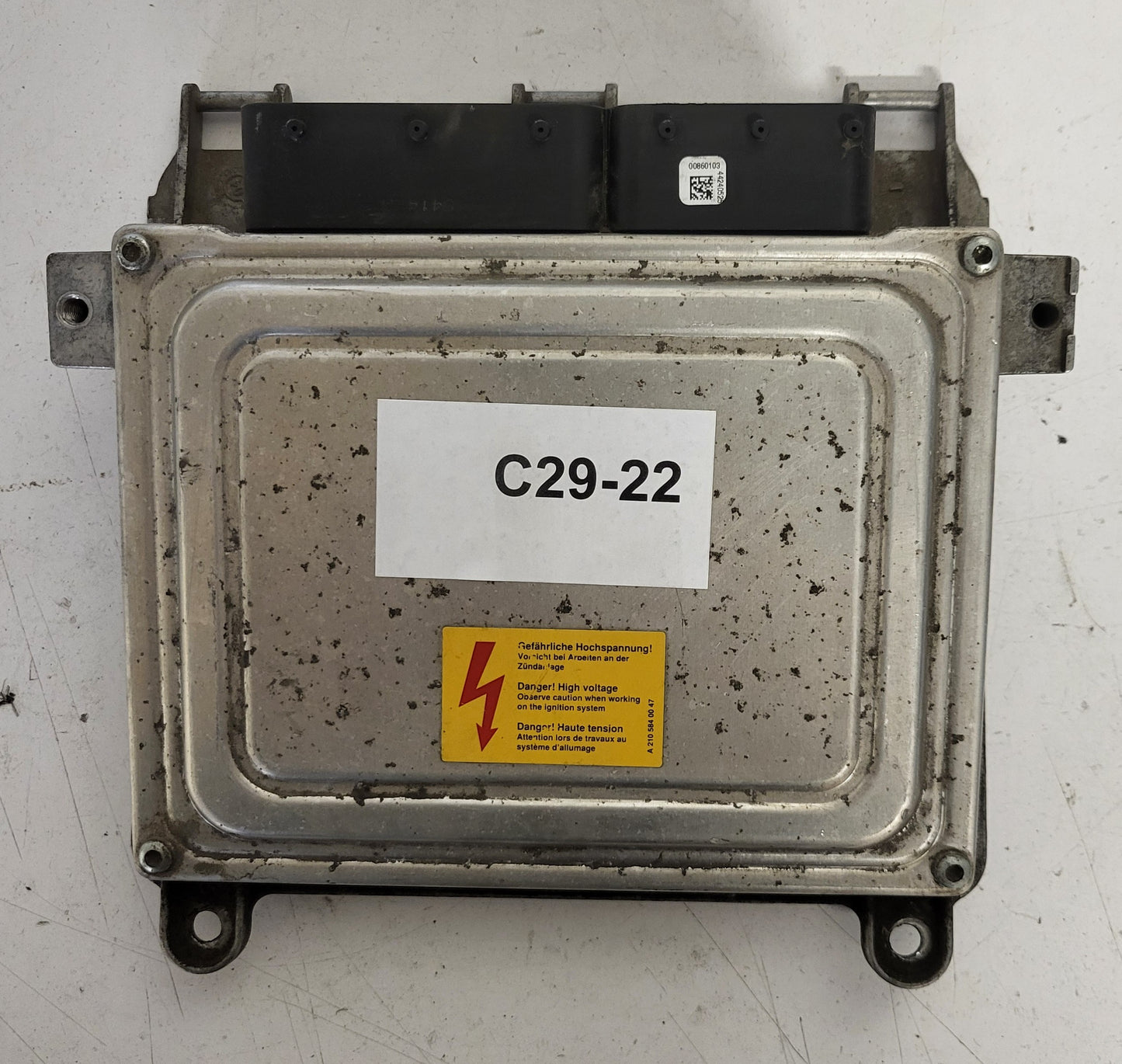 MERCEDES A W169 ECU / 51779335 / A0014460240 / 5WK90909 / SIM266 / SIEMENS