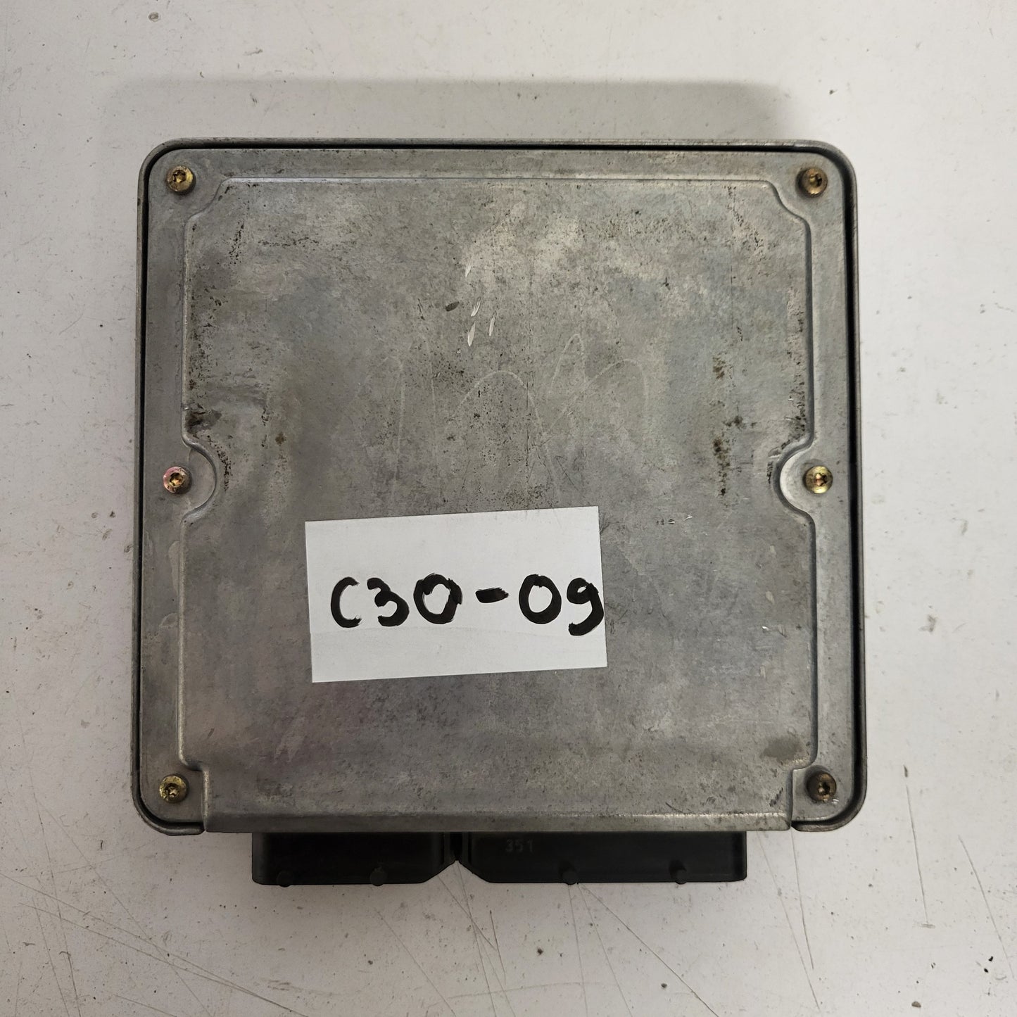 VW GOLF ECU / 038906019AM / 0281010091 / BOSCH