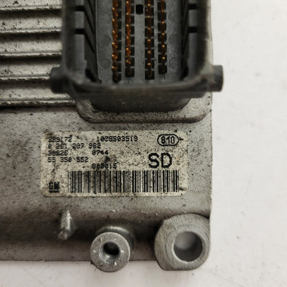 OPEL CORSA ECU / 0261207962 / 55350552 / SD / BOSCH