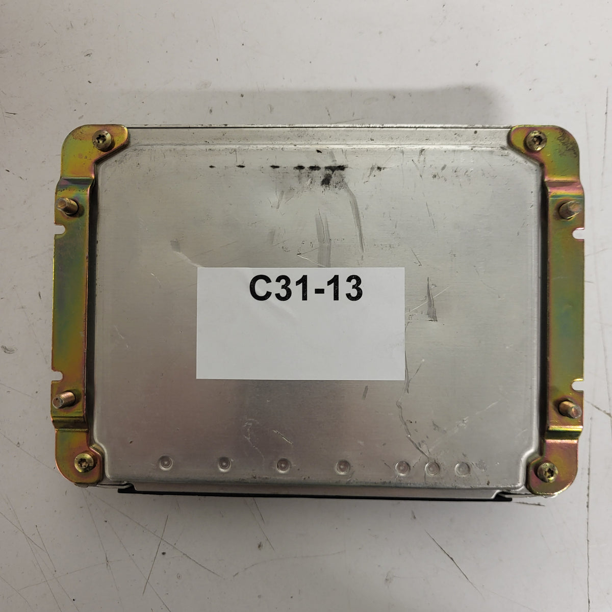 NISSAN TERRANO ECU / 0281011040 / 23710 7F469 / ECCS-911 / BOSCH - C31-13 - 3