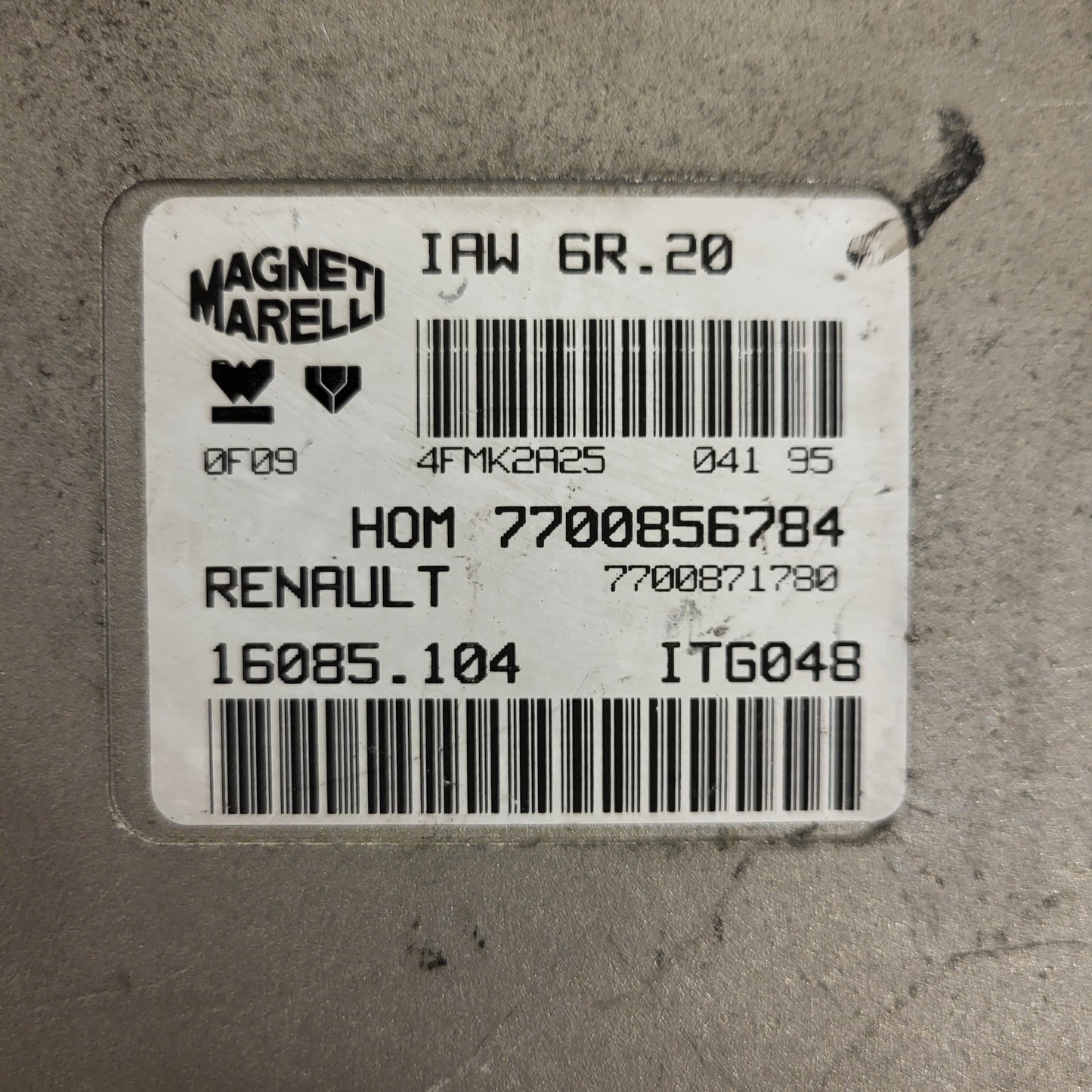 Renault ECU / 7700856784 / IAW 6R.20 / 7700865816 / 16085.104 / MAGNETI MARELLI