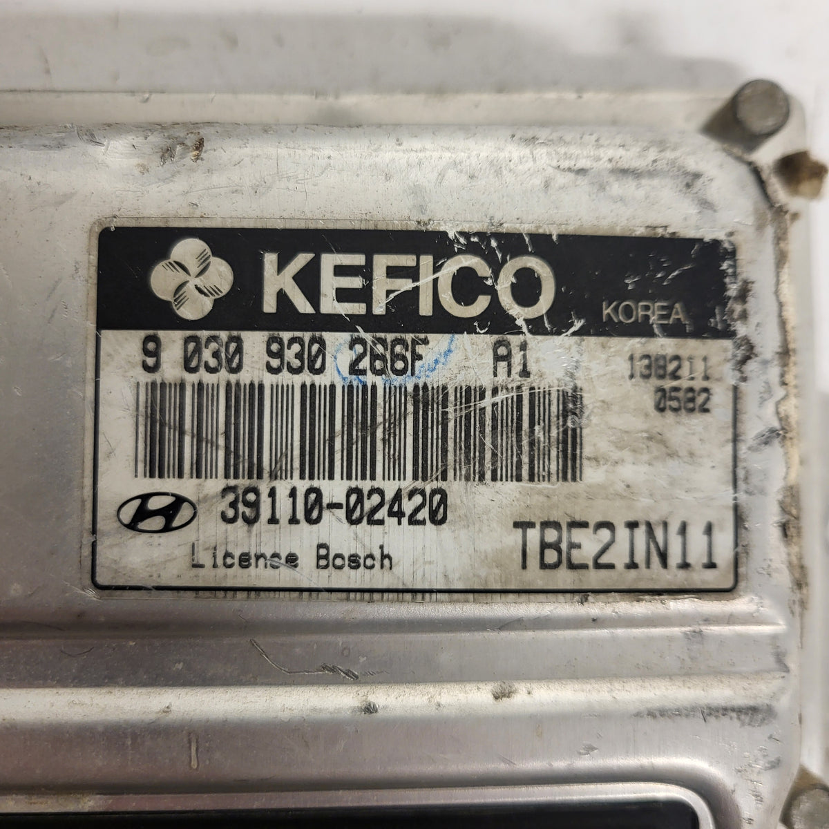 HYUNDAI GETZ ECU / 39110-02420 / 9030930266F / TBE2IN11 / KEFICO - C34-01 - 2