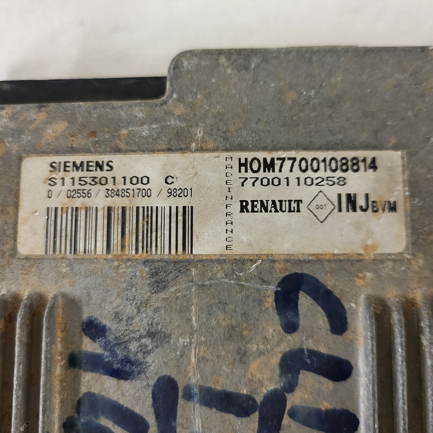 Renault ECU / S115301100C / HOM7700108814 / 7700110258 / S115301100 / SIEMENS