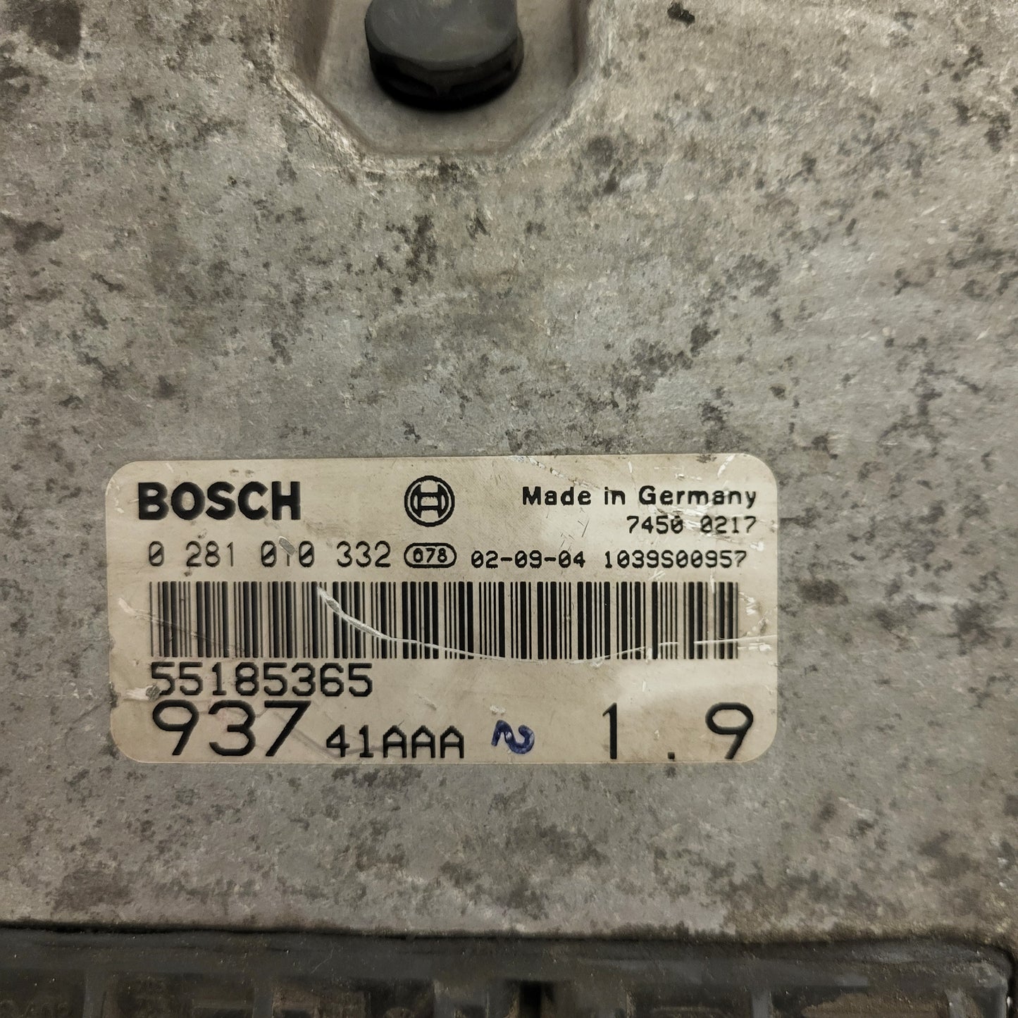 ALFA ROMEO 147 ECU / 0281010332 / 55185365 / BOSCH
