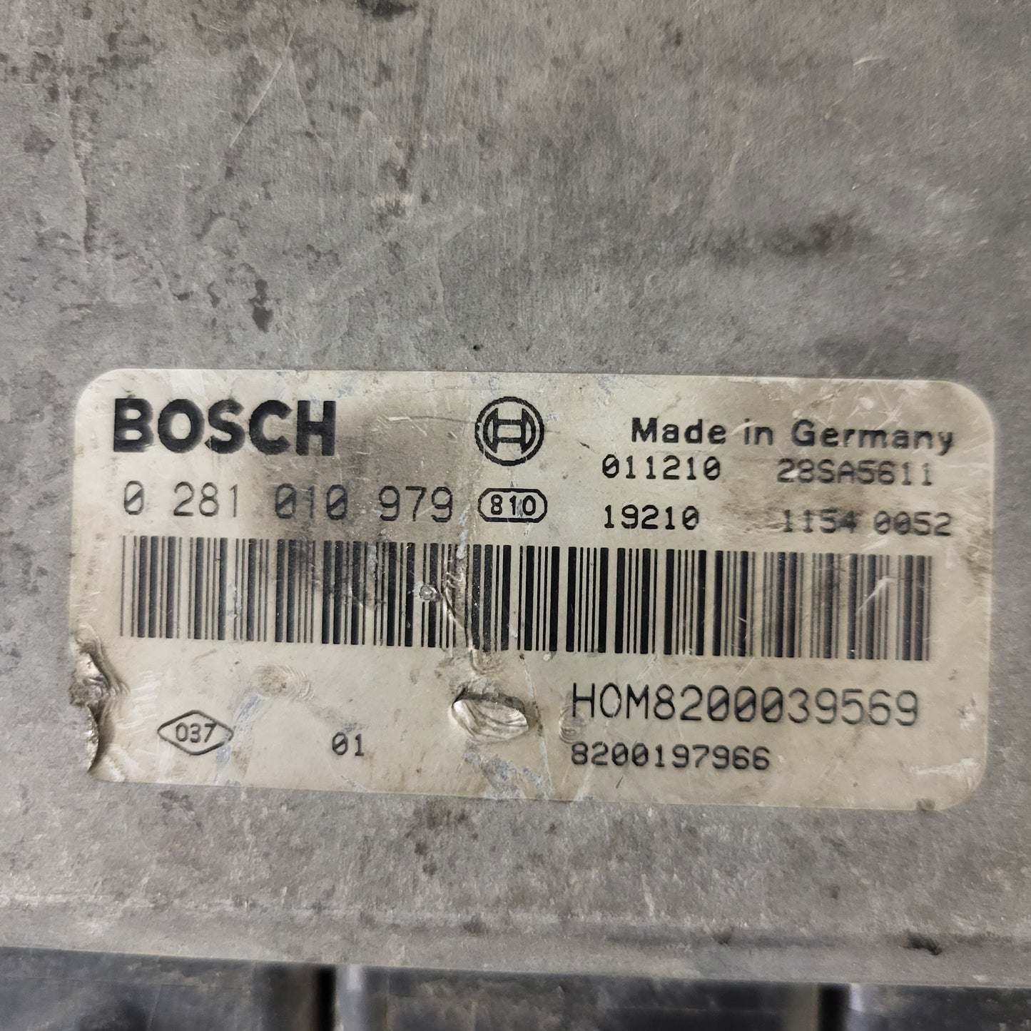 RENAULT ECU / 0281010979 / 8200039569 / 8200197966 / BOSCH