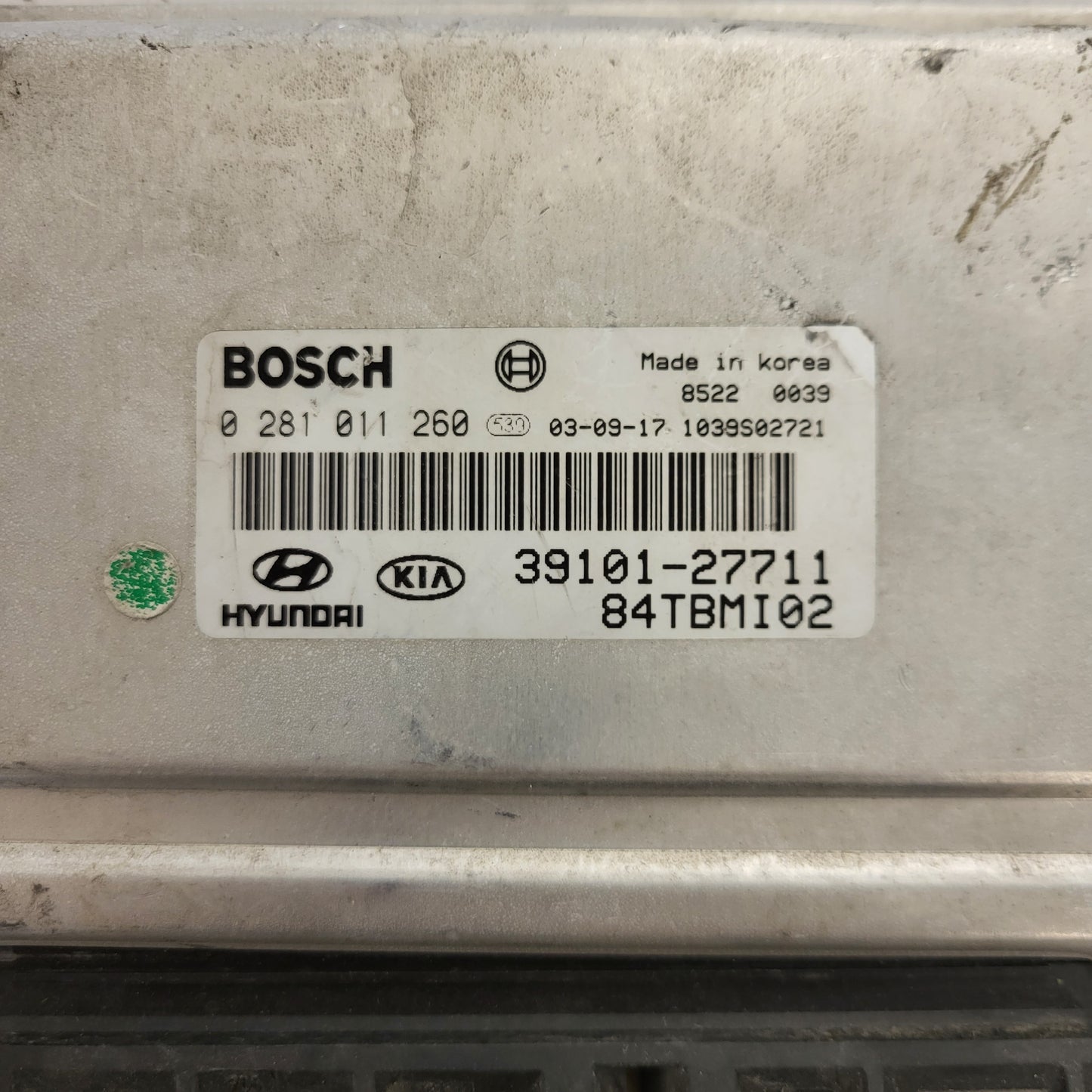 HYUNDAI GETZ ECU / 0281011260 / 39101-27711 / BOSCH