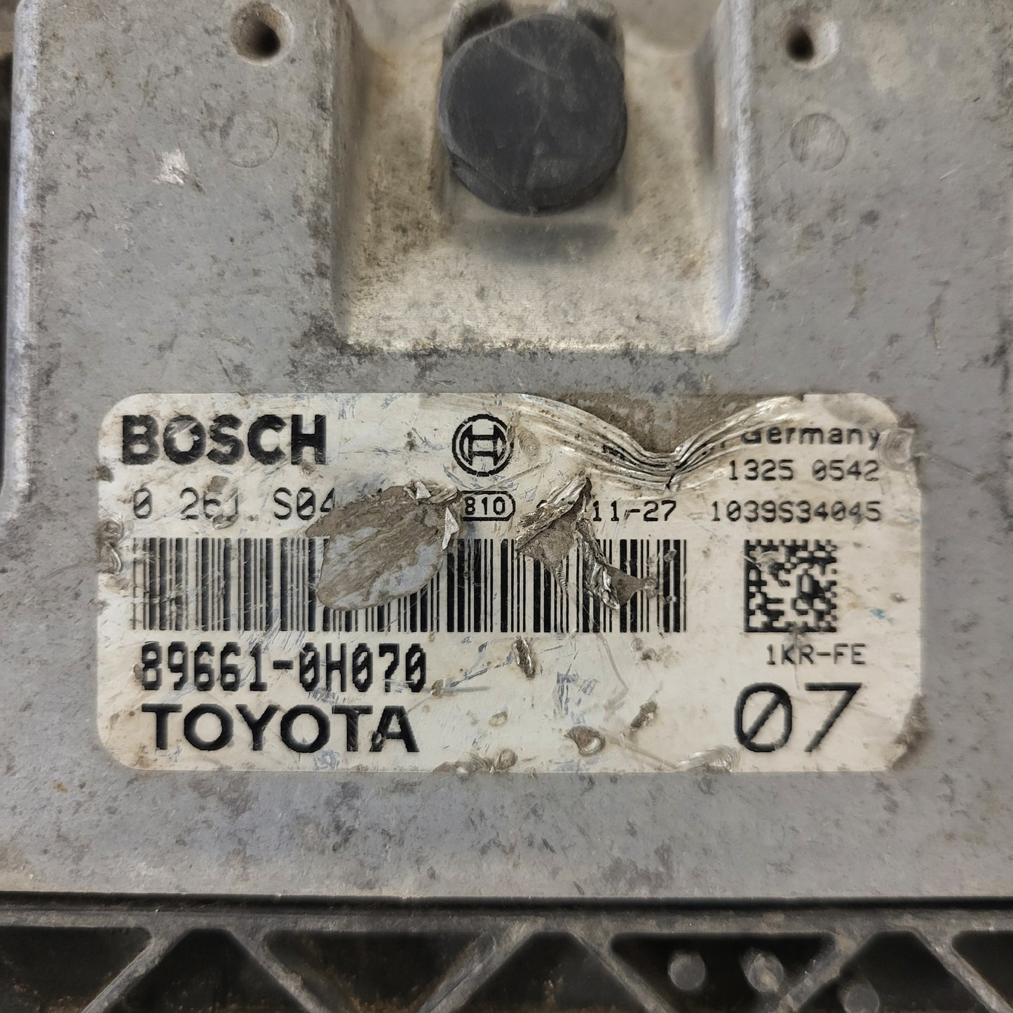 TOYOTA AYGO ECU / 0261S04464 / 89661-0H070 / 1KR-FE / BOSCH