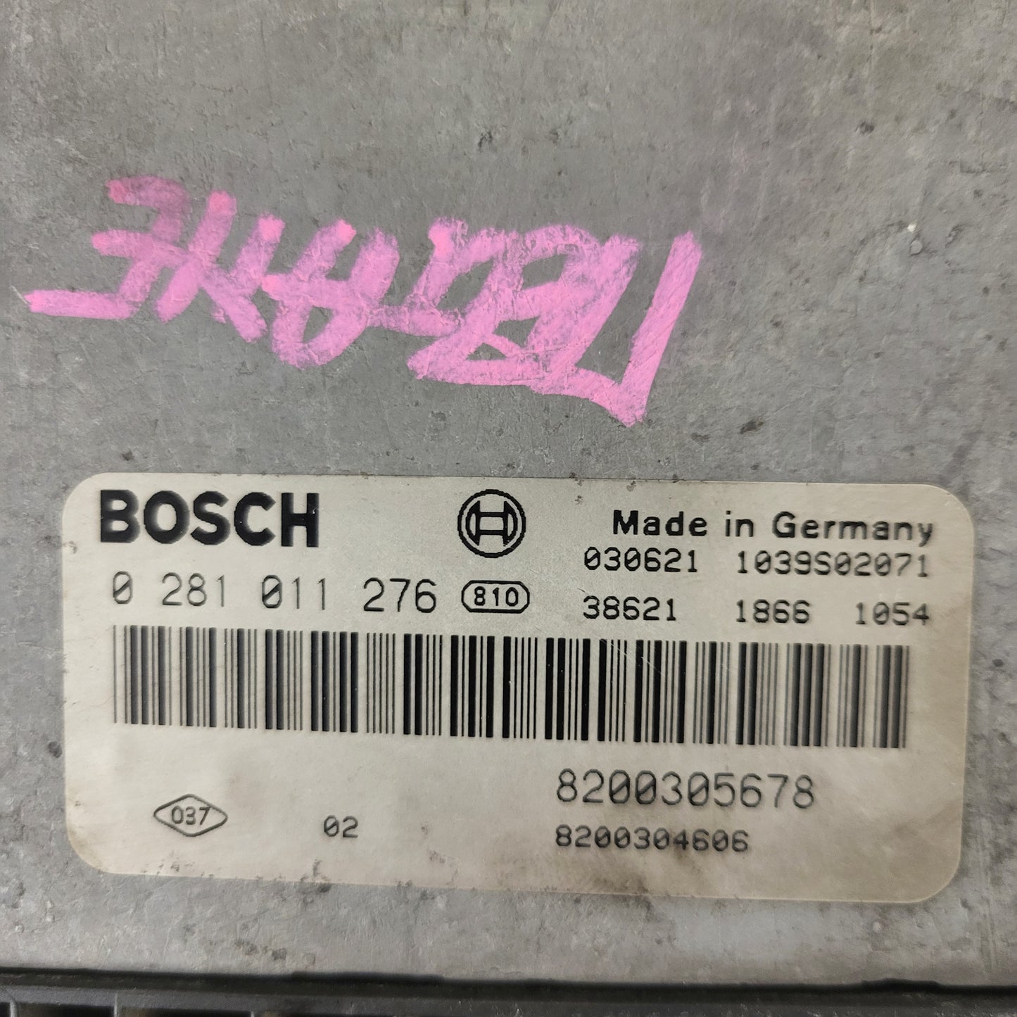 Renault Megane 1.9 DCI ECU / 0281011276 / 8200305678 / 8200304606 / BOSCH