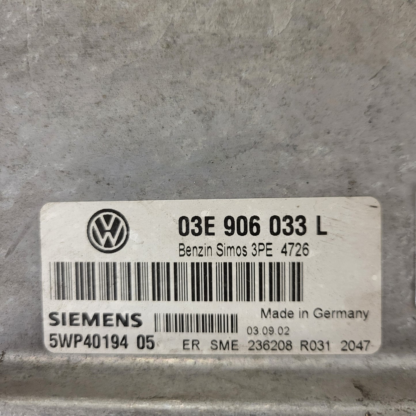 VW POLO ECU / 03E906033L / 5WP40194 05 / SIMOS 3PE / BOSCH