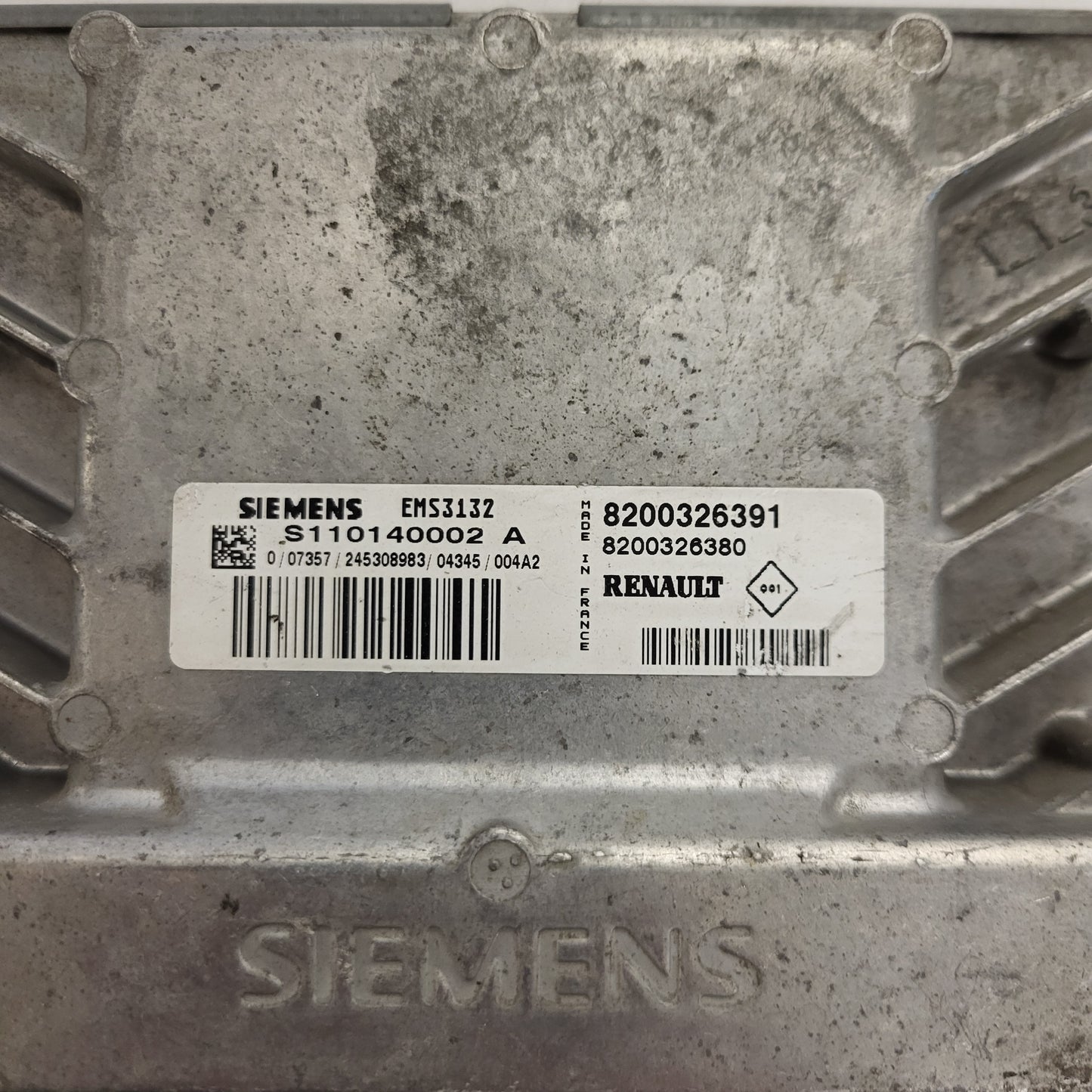RENAULT ECU / S110140002 / S110140002A / EMS3132 / 8200326391 / 8200326380