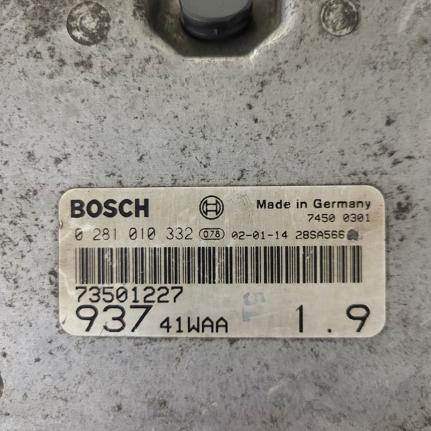 ALFA ROMEO 147 ECU / 0281010332 / 73501227 / 93741WAA / BOSCH