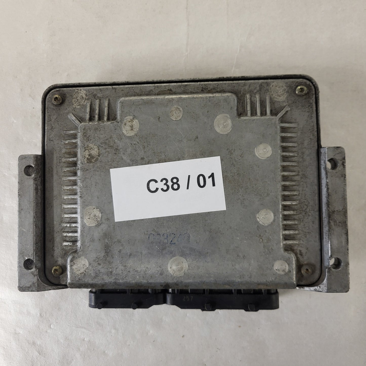 ALFA ROMEO 147 ECU / 0281010332 / 73501227 / 93741WAA / BOSCH
