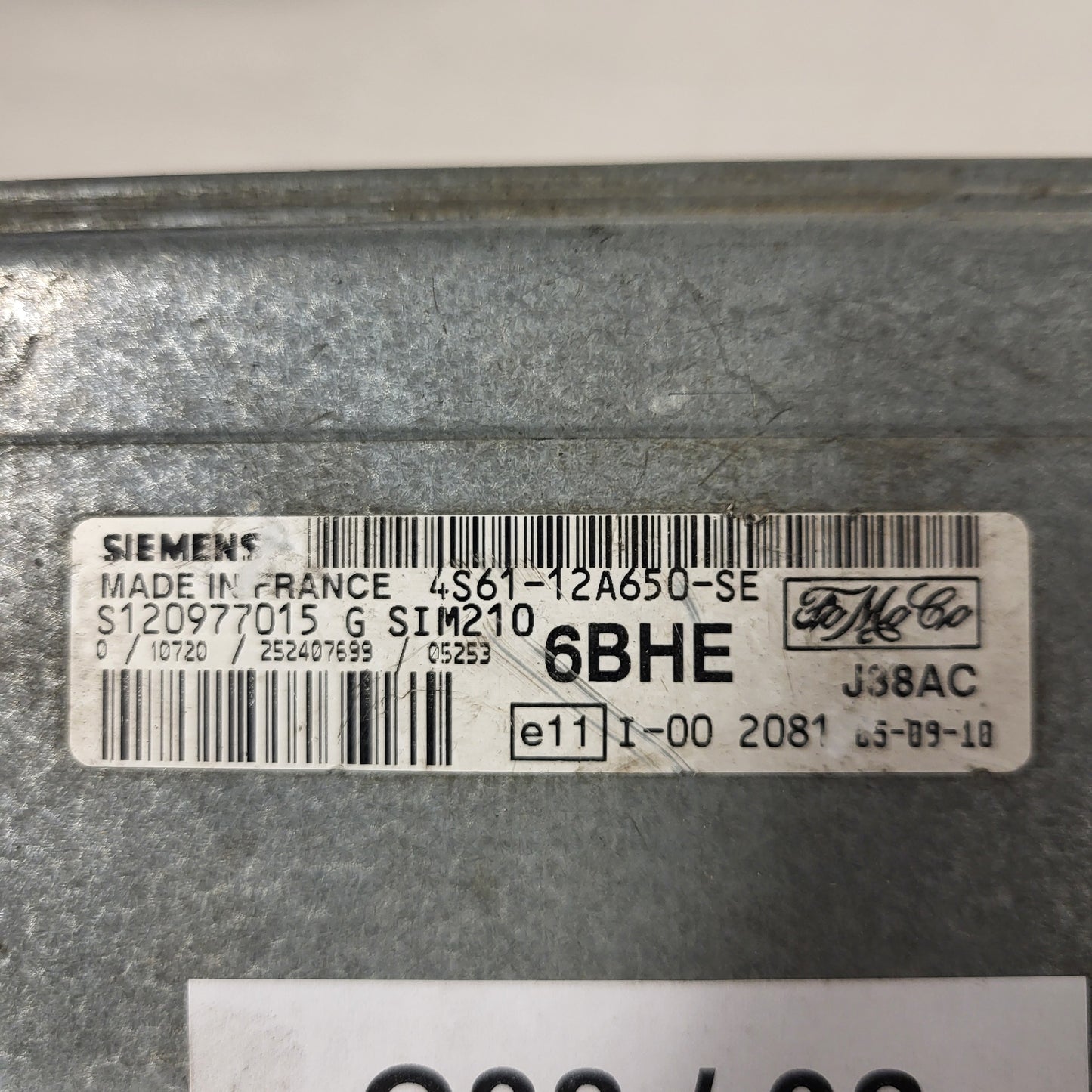 FORD FIESTA ECU / 4S61-12A650-SE / S120977015G / 6BHE / SIM210 / SIEMENS