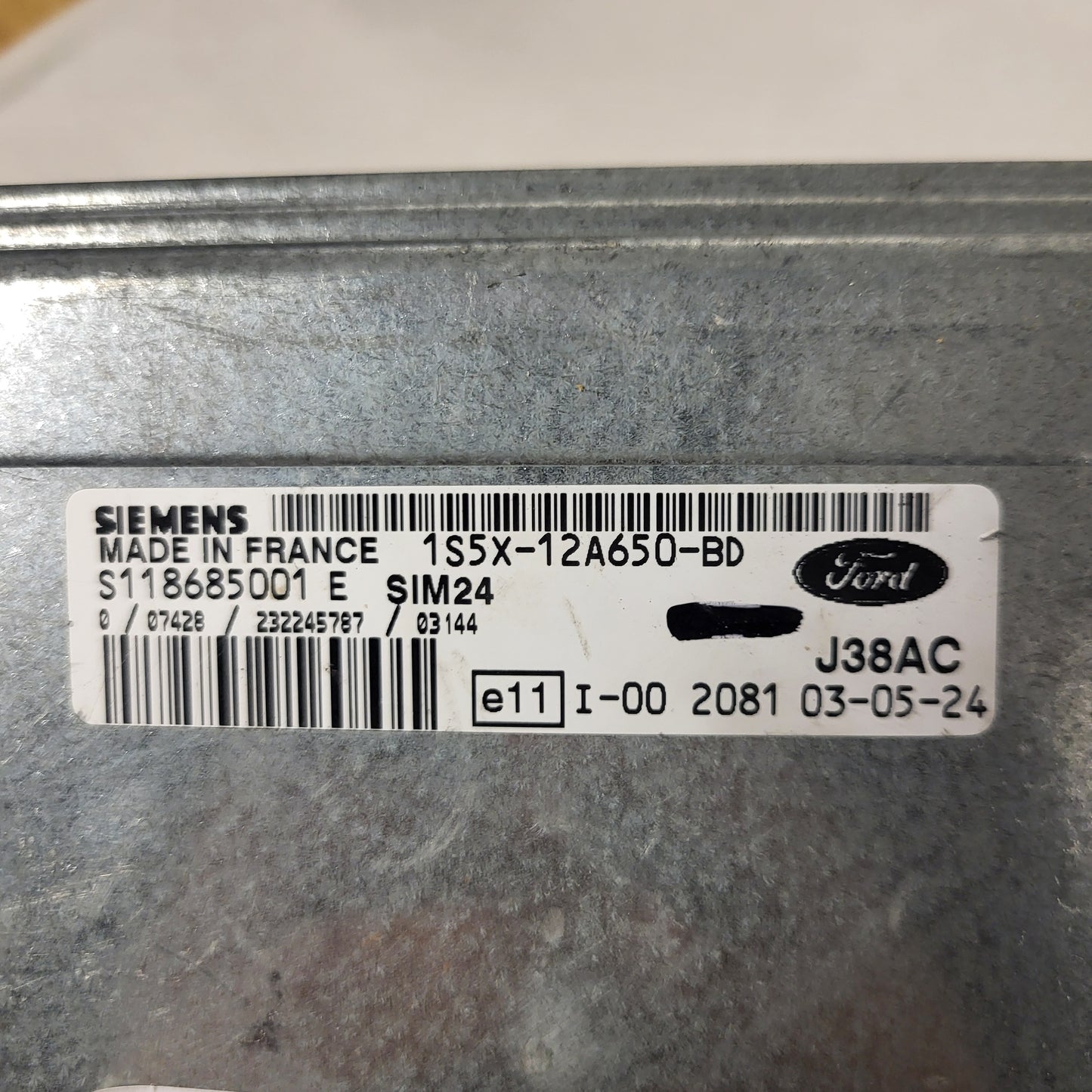 FORD FIESTA ECU / S118685001E / 1S5X-12A650-BD / SIM24 / SIEMENS