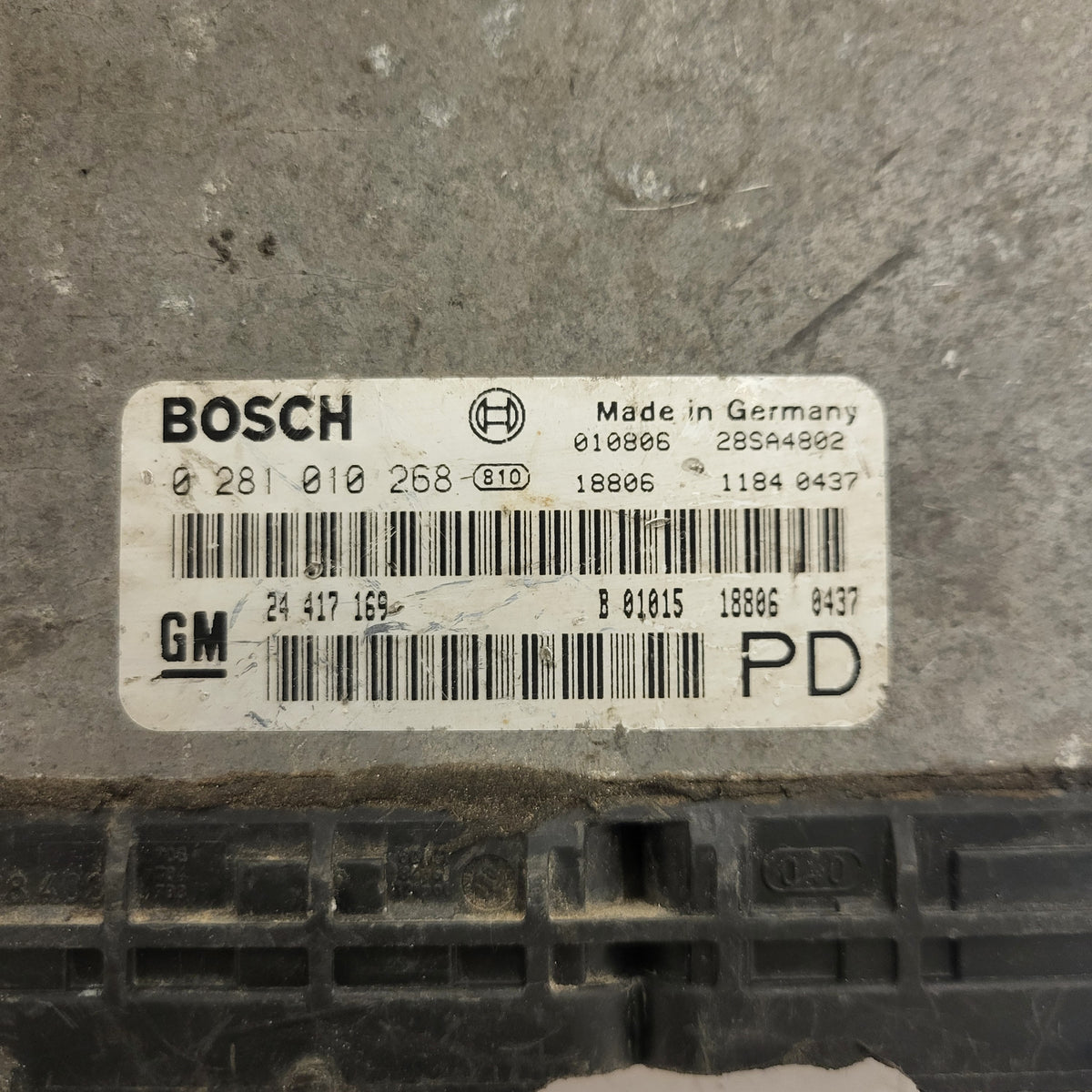 Opel Zafira 2.0 ECU / 0281010268 / 24417169 / BOSCH - C38-11 - 2