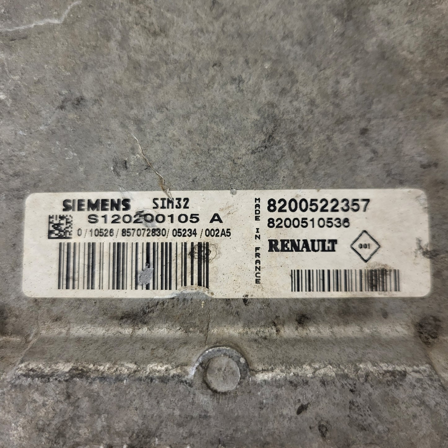 Renault Clio 3 ECU / S120200105A / 8200522357 / 8200510536 / SIM32 / S120200105