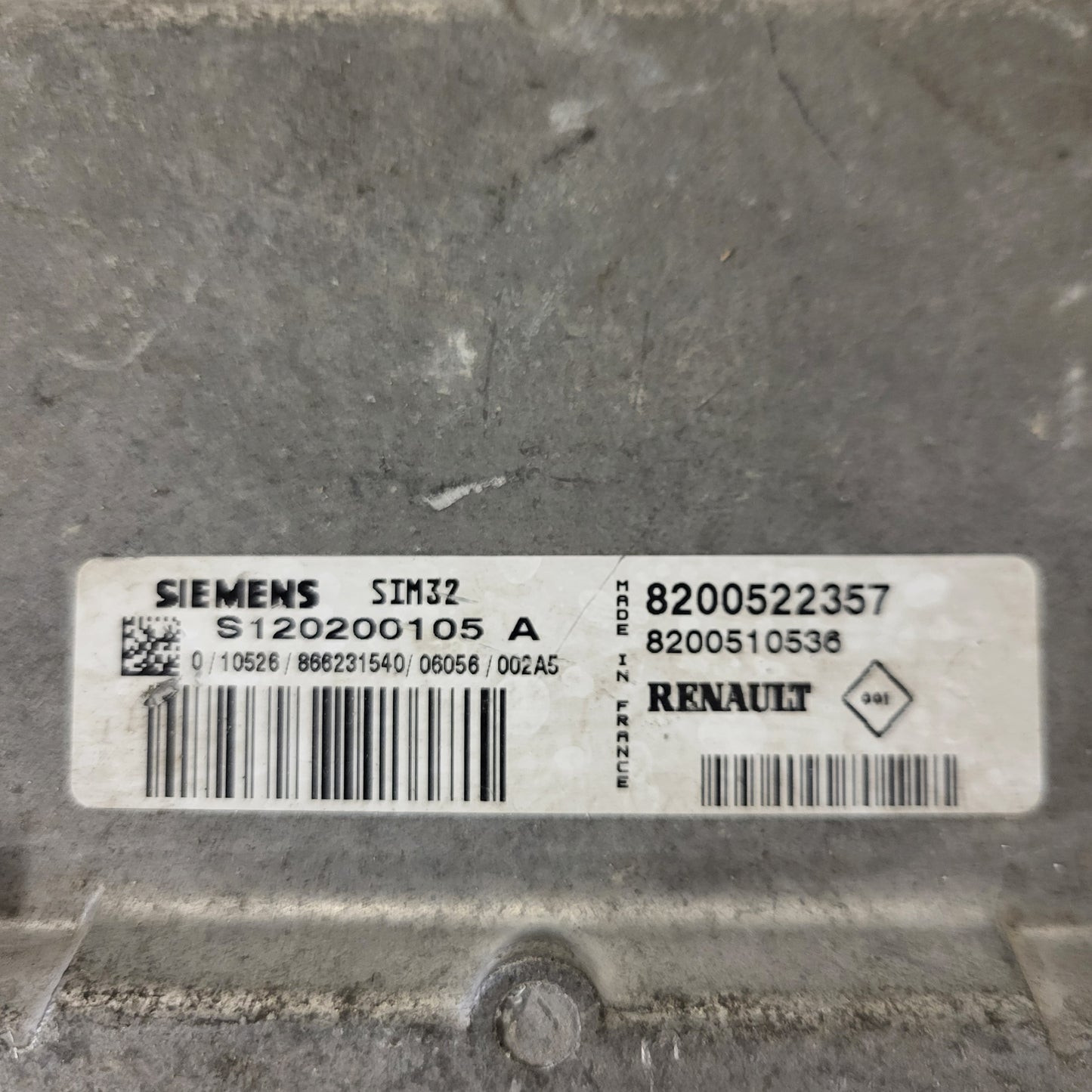 Renault Clio 3 ECU / S120200105A / 8200522357 / 8200510536 / SIM32 / S120200105