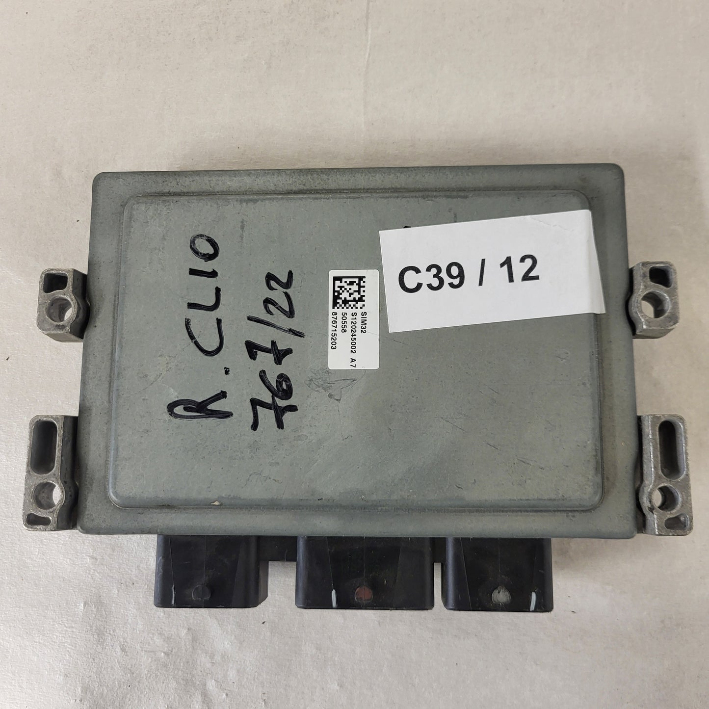 Renault Clio 3 ECU / S120200105A / 8200522357 / 8200510536 / SIM32 / S120200105