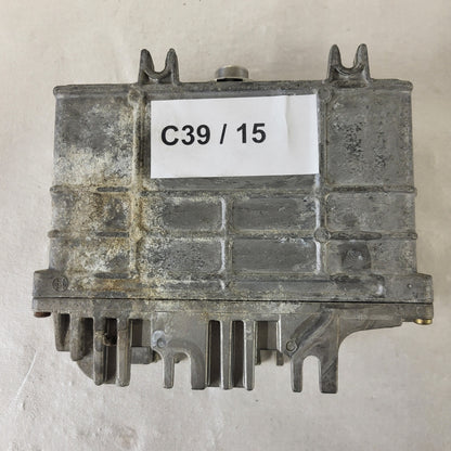 VW POLO 6N ECU / 030906027K / 0261203914/915 / BOSCH